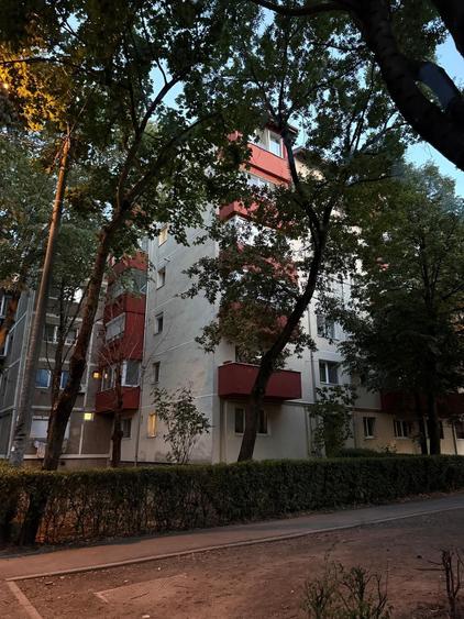 Garsonieră decomandată în Lipovei