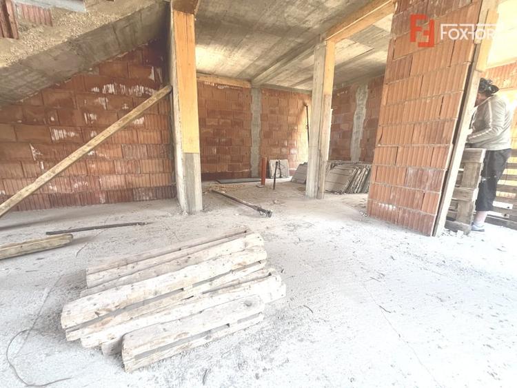 Duplex cu 4 camere cu Canalizare în Moșnița Nouă