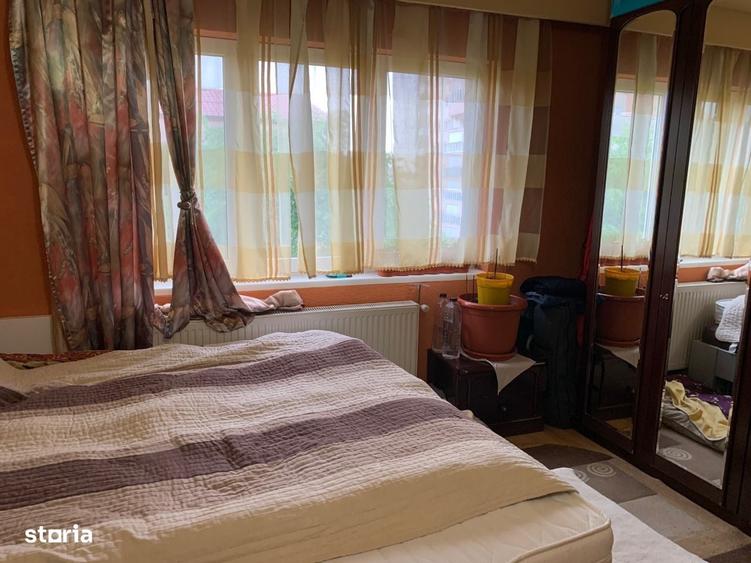 Apartament cu 3 camere în Micro 16