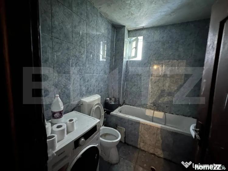 Apartament cu 3 camere semidecomandat în Cetate