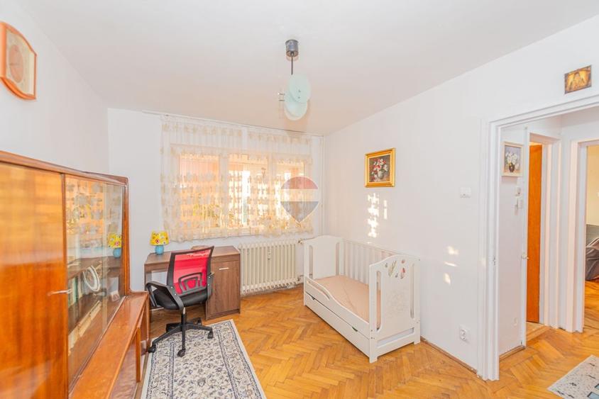Apartament cu 3 camere semidecomandat, mobilat în Bucureștii Noi