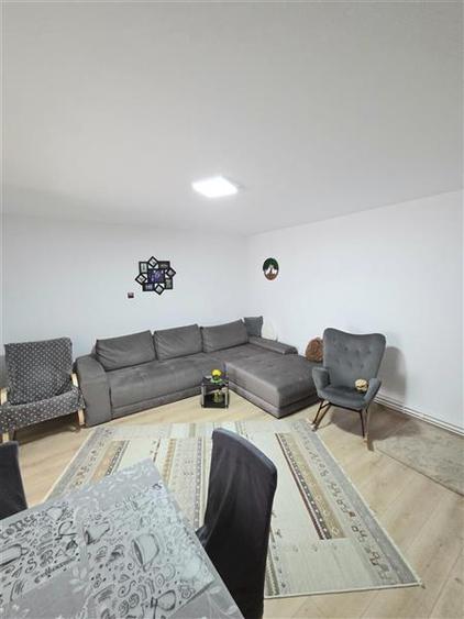 Duplex cu 5 camere cu Canalizare în Sud-Vest