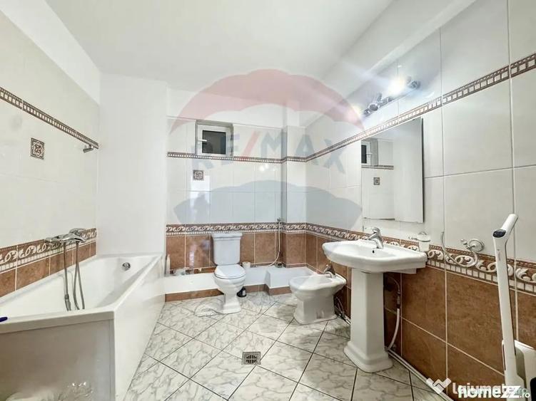 Casă cu 6 camere cu Teren 180 Mp în Giulești