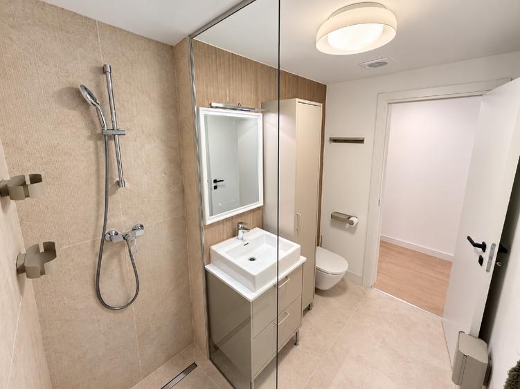 Apartament cu 2 camere decomandat, mobilat în Bucureștii Noi