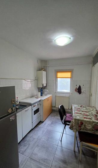 Apartament cu 3 camere decomandat în Complex Studențesc