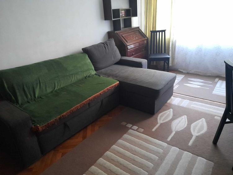 Apartament cu 3 camere semidecomandat în Drumul Taberei