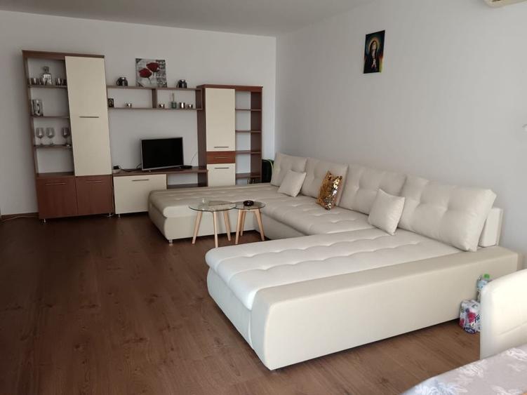 Apartament cu 2 camere decomandat, mobilat în Spitalul Județean