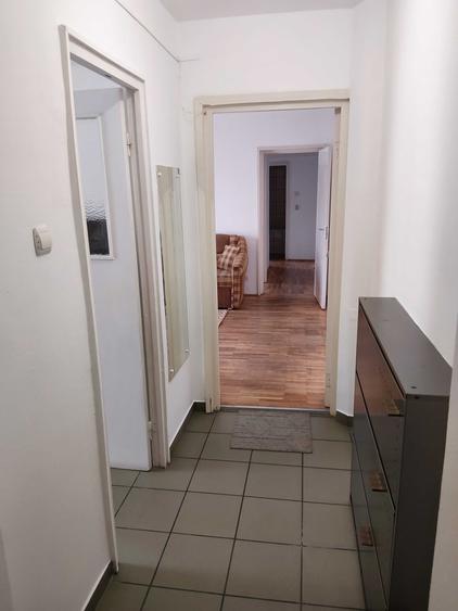 Apartament cu 3 camere semidecomandat în Hipodrom 3