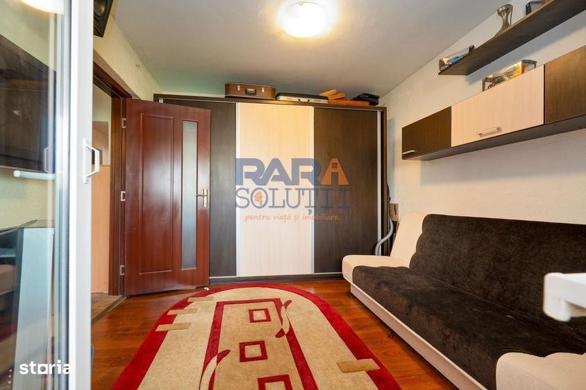 Apartament cu 3 camere decomandat în Horia