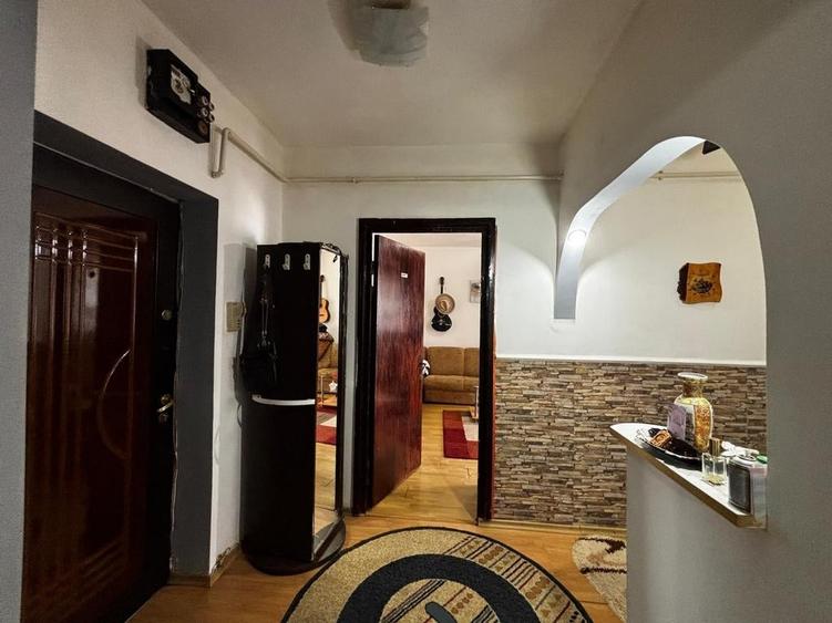 Apartament cu 2 camere decomandat, mobilat în Ostroveni