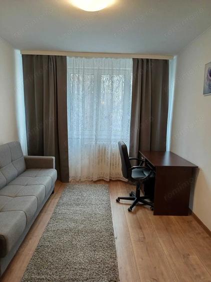 Apartament cu 3 camere decomandat, mobilat în Alexandru Obregia