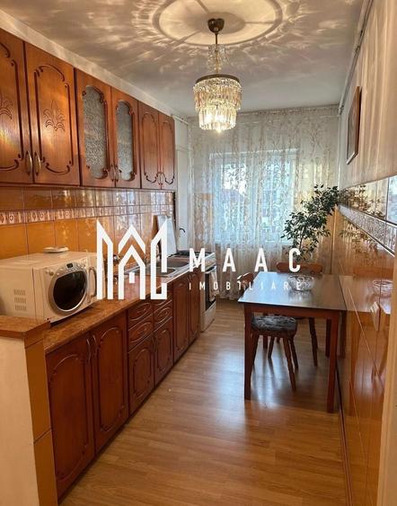 Apartament cu 3 camere decomandat, mobilat în Vasile Aaron