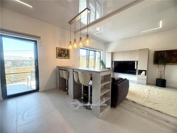 Duplex cu 4 camere cu Canalizare în Valea Adâncă
