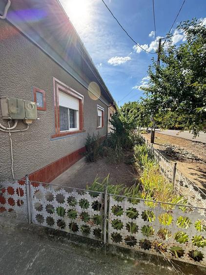 Casă cu 3 camere cu Teren 370 Mp în Eșelnița
