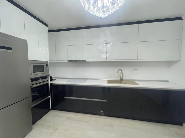 Apartament cu 4 camere semidecomandat, mobilat în Florești