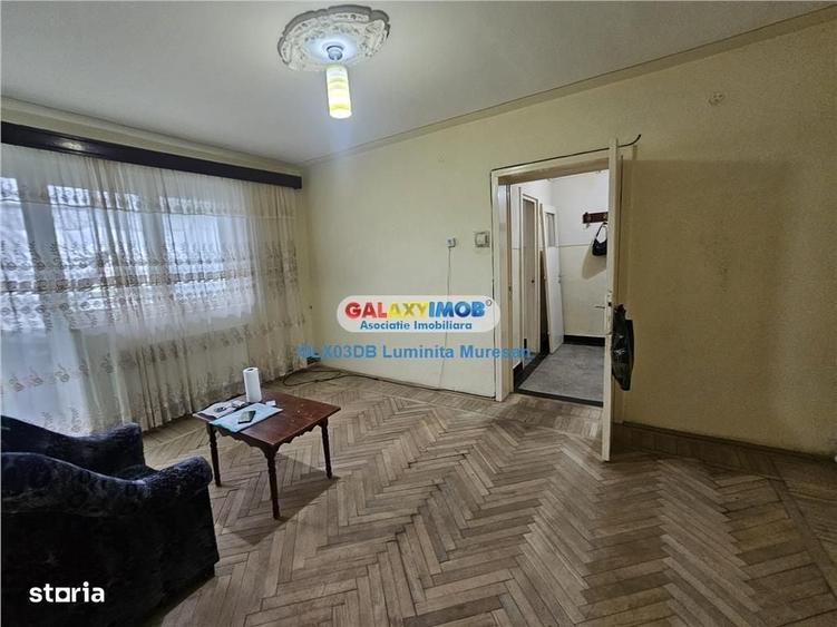 Apartament cu 2 camere semidecomandat în Aleea Trandafirilor