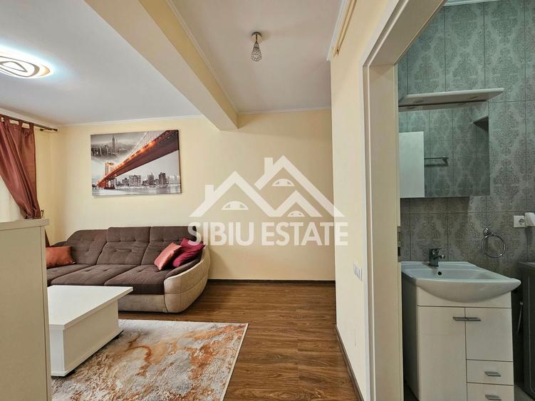 Apartament cu 3 camere decomandat, mobilat în Turnișor