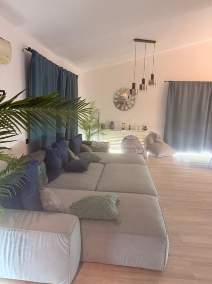 Apartament cu 4 camere decomandat, mobilat în Băneasa