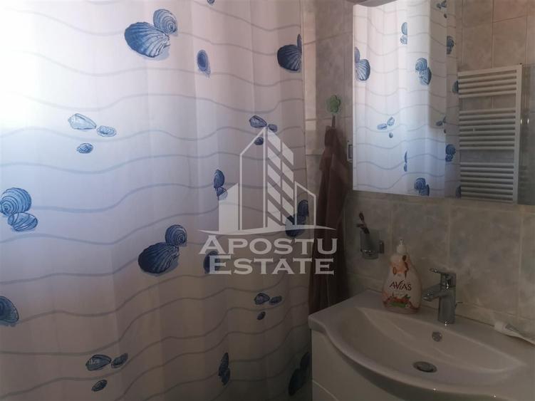 Casă individuală cu 5 camere cu Canalizare în Plopi