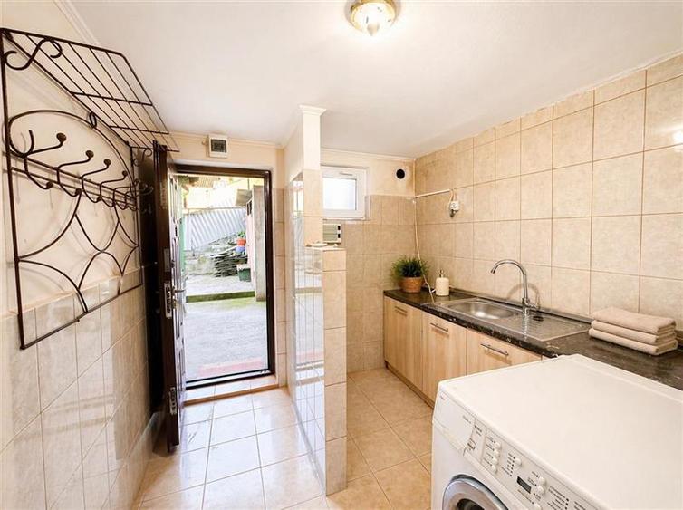 Duplex cu 4 camere cu Garaj în Gheorghe Doja