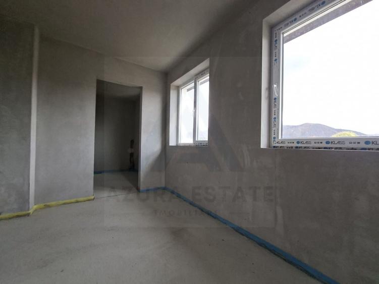 Duplex cu 6 camere cu Canalizare în Exterior Vest