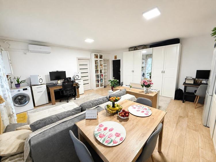 Apartament cu 2 camere semidecomandat în Florești