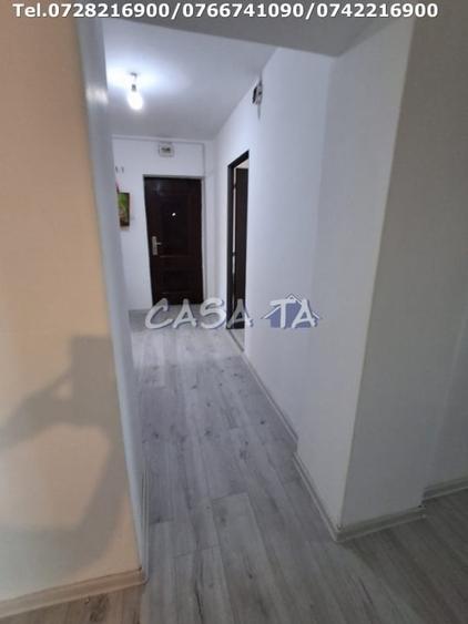 Apartament cu 4 camere decomandat în Central
