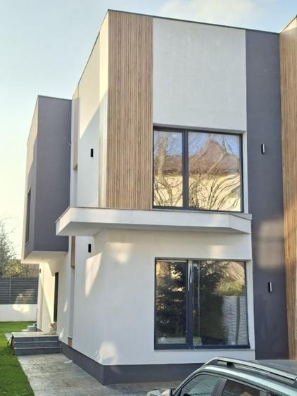 Duplex cu 4 camere cu Canalizare în Ostratu