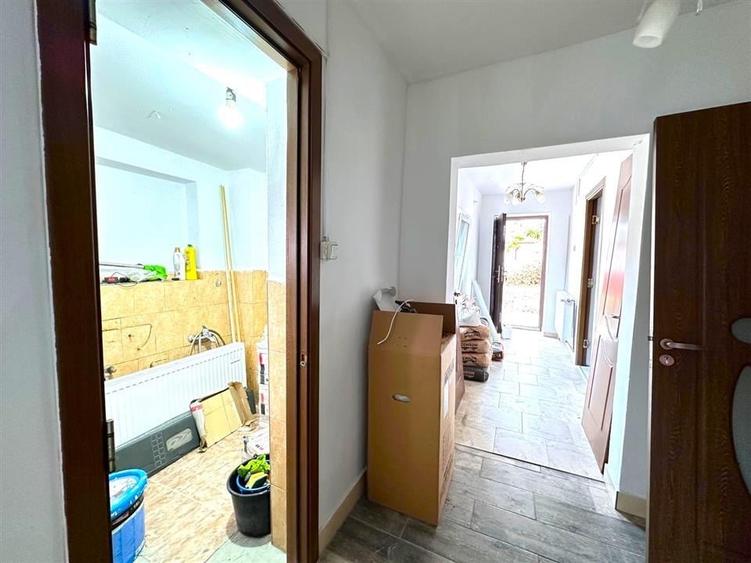 Casă cu 2 camere cu Teren 300 Mp în Aradul Nou