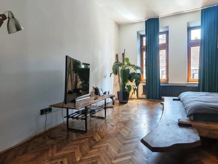 Apartament cu 3 camere decomandat în Central