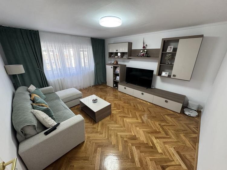 Apartament cu 3 camere decomandat în Calea Aradului