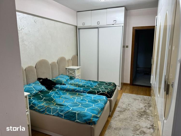 Apartament cu 3 camere decomandat în Calea București