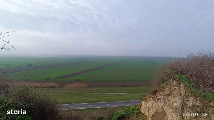 Teren de 3801 mp, în Dăeni