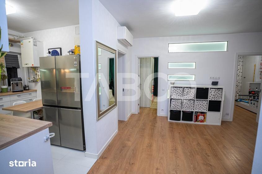 Apartament cu 4 camere semidecomandat în Iris