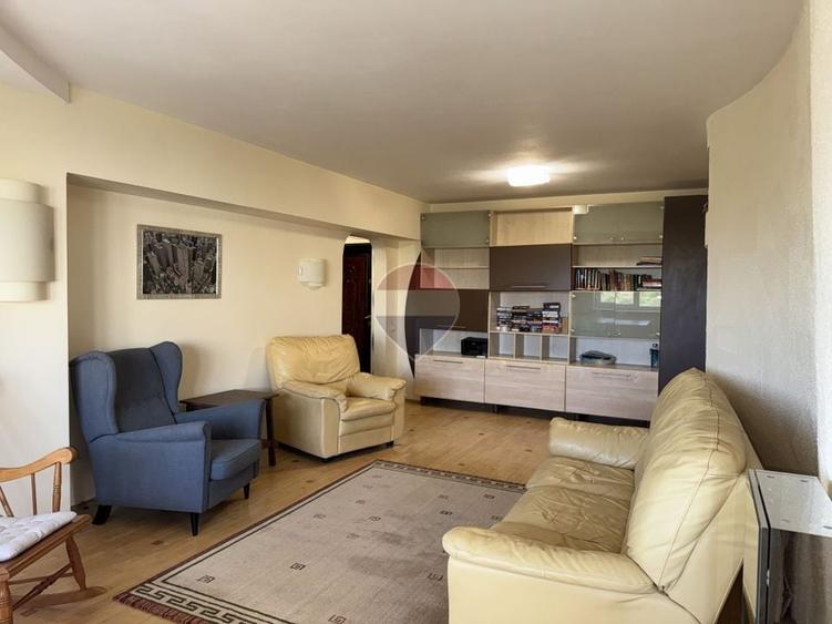 Apartament cu 3 camere semidecomandat, mobilat în Grivița