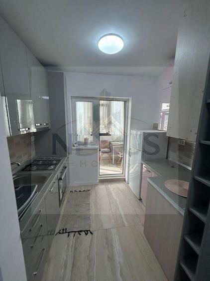 Apartament cu 2 camere semidecomandat, mobilat în Sud