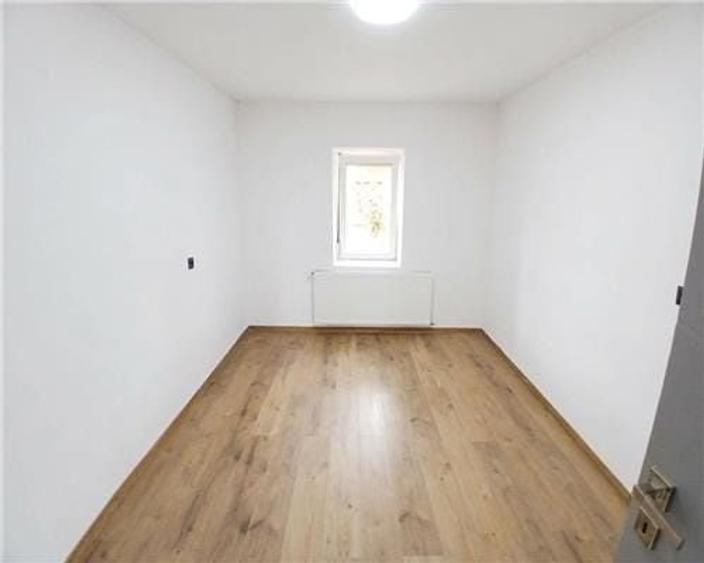 Casă cu 3 camere în Central