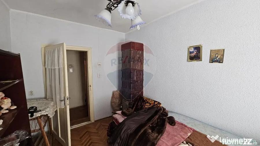 Casă cu 4 camere cu Teren 680 Mp în Central