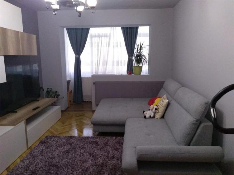 Apartament cu 3 camere decomandat, mobilat în Mircea cel Bătrân