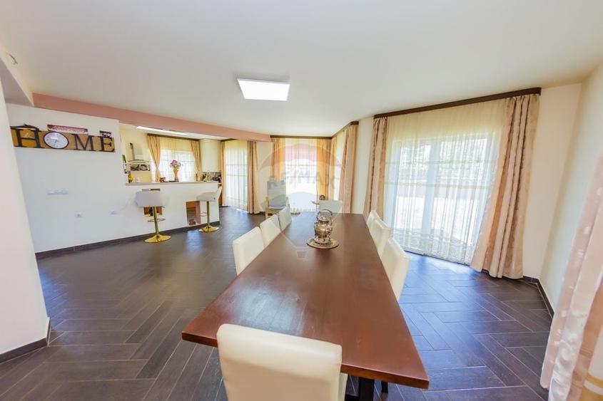Casă individuală cu 4 camere cu Teren 547 Mp în Tăuții de Sus