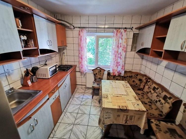 Apartament cu 3 camere decomandat, mobilat în Dristor