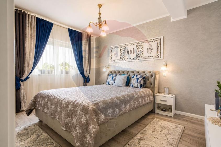 Casă individuală cu 5 camere cu Teren 324 Mp în Hlincea