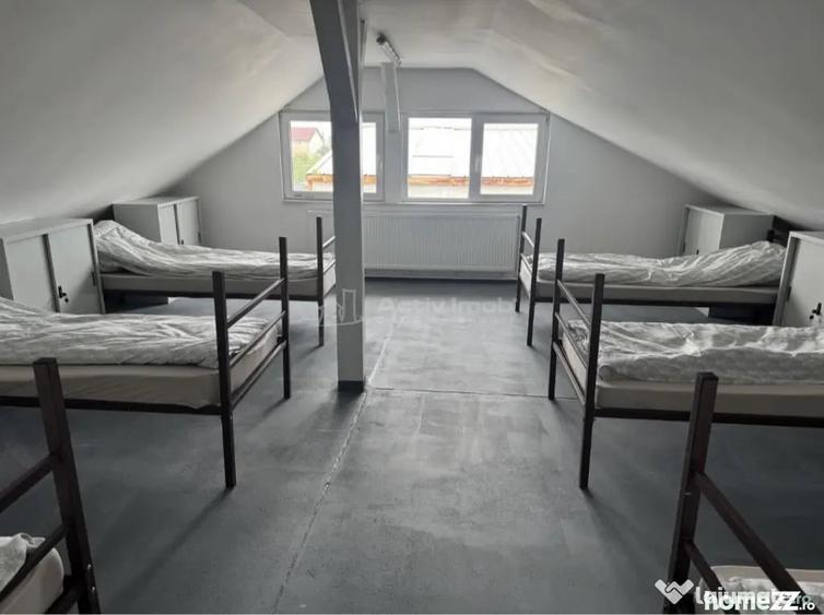 Casă cu 20 camere cu Teren 300 Mp în Central