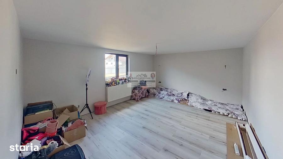 Casă cu 5 camere cu Teren 1159 Mp în Gherdana