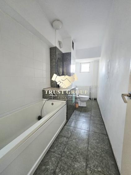 Apartament cu 5 camere decomandat în Victoriei