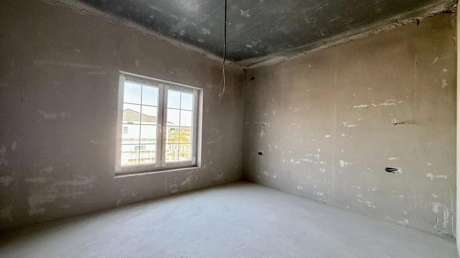 Duplex cu 4 camere cu Canalizare în Moșnița Nouă