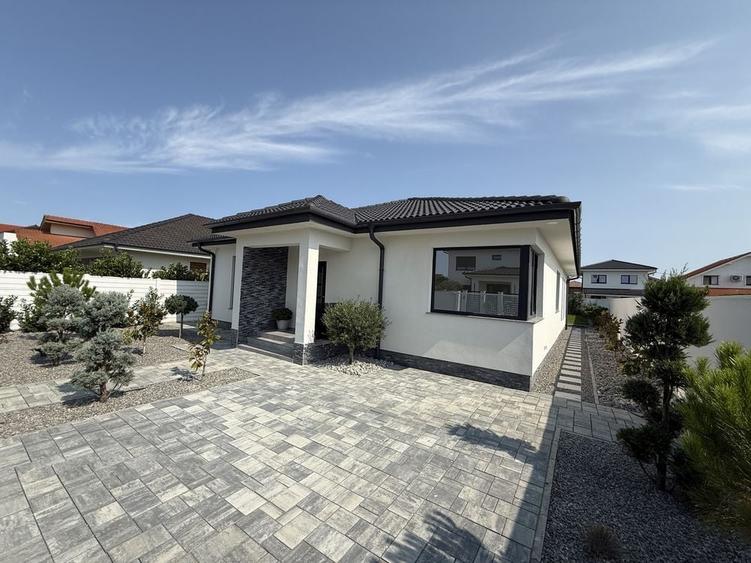 Casă cu 3 camere cu Teren 670 Mp în Exterior Vest