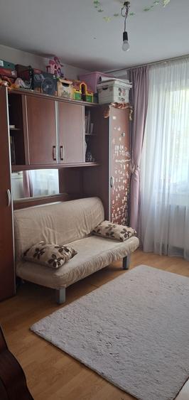 Apartament cu 2 camere semidecomandat în Colentina