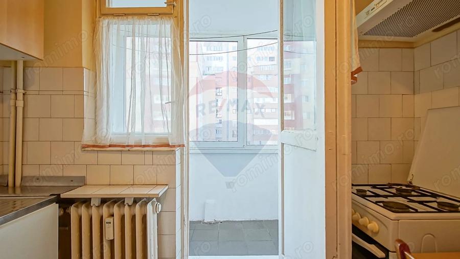 Apartament cu 2 camere semidecomandat în Florilor
