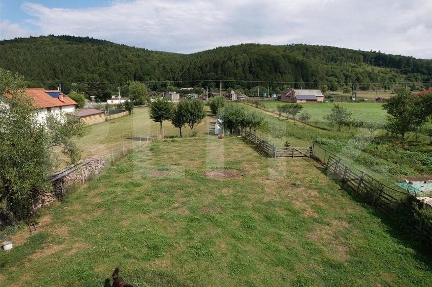 Casă individuală cu 6 camere cu Canalizare în Exterior Est